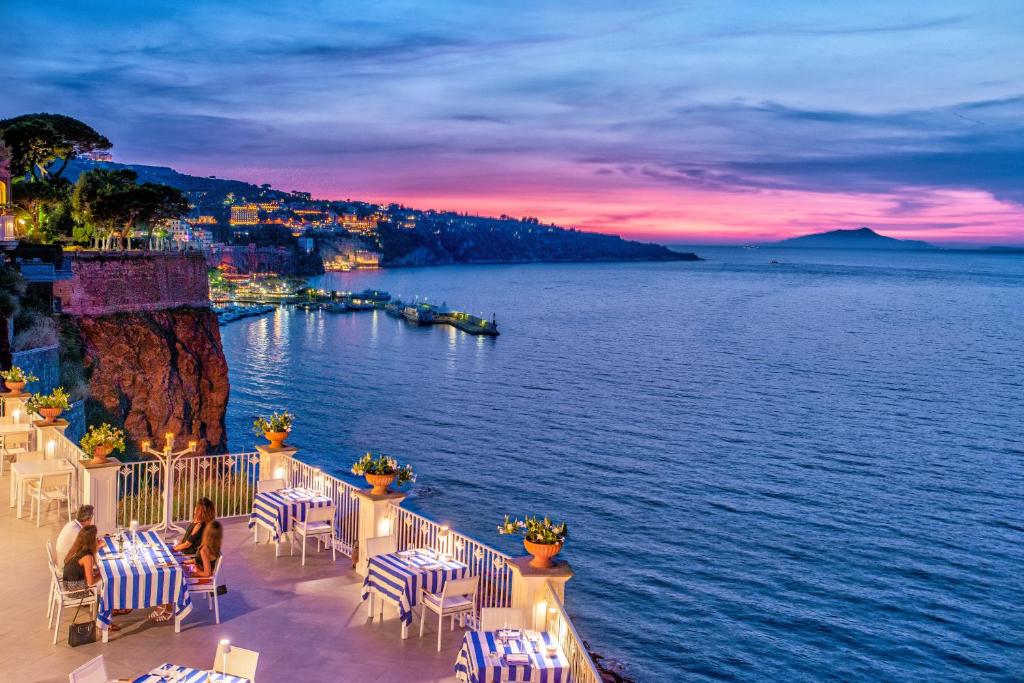 ekskurzia-salerno-positano-amalfi-sorento-capri-neapol-italia-екскурзия-амалфи-италия-позитано-капри-соренто-салерно-